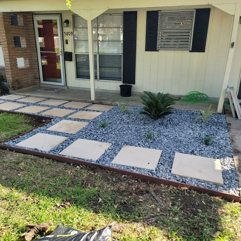 Professional yard maintenance in FAIR OAKS, TX by Clayman Outdoors