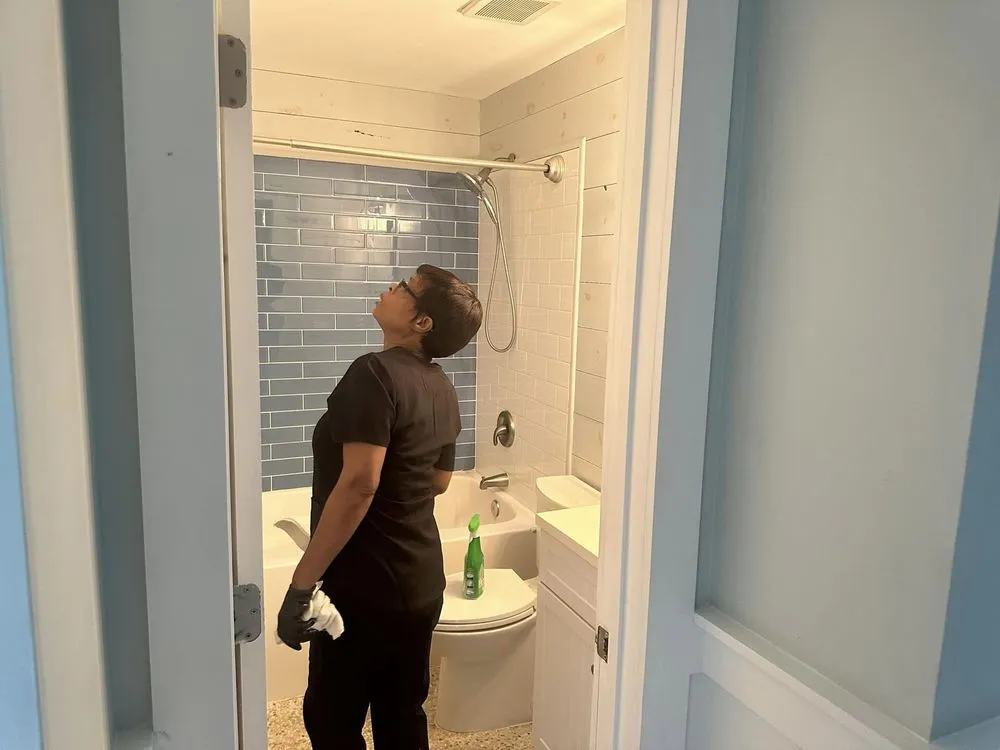 Custom yard cleanup service in Norfolk, VA - Clean & Fresh Cleaning Service