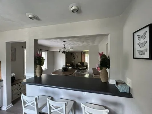 Clean & Fresh Cleaning Service Logo