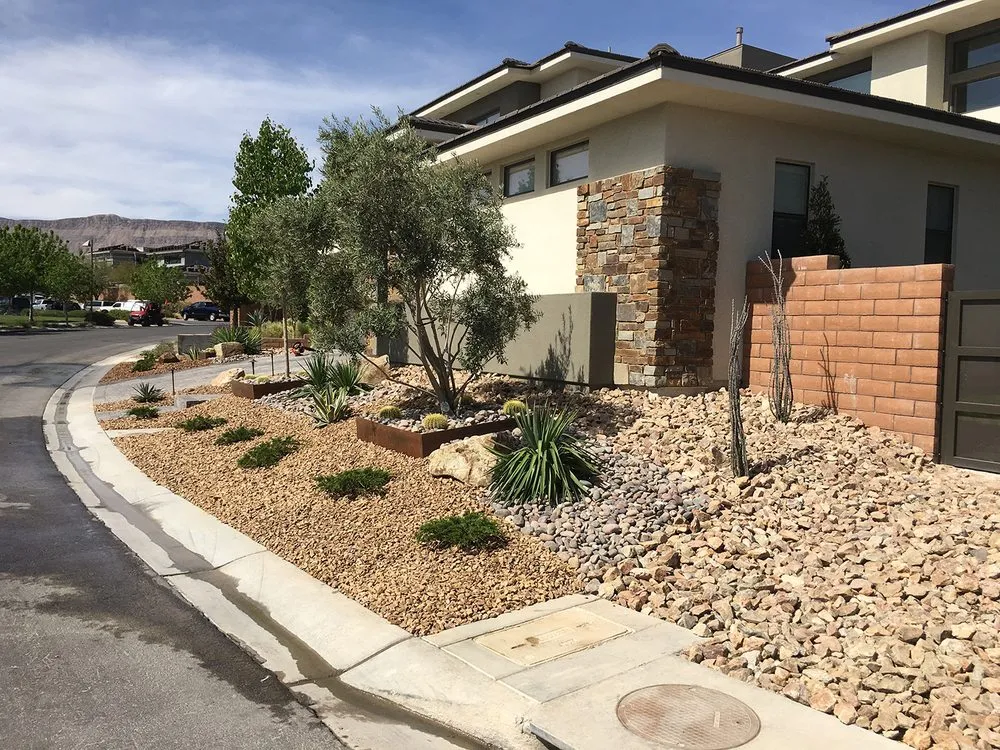 Top-rated lawn mowing service experts serving Las Vegas, NV - Clean & Green Landscape