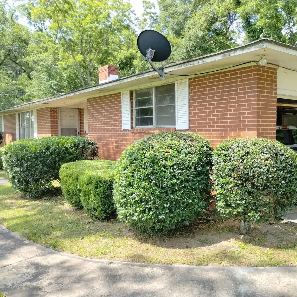 Affordable outdoor landscaping for homes in Screven, GA by Clean & Green Lawn Service