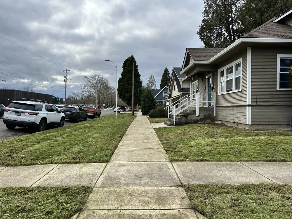 Top-rated landscape installation for year-round maintenance across Newberg, OR - Clean & Green Solutions