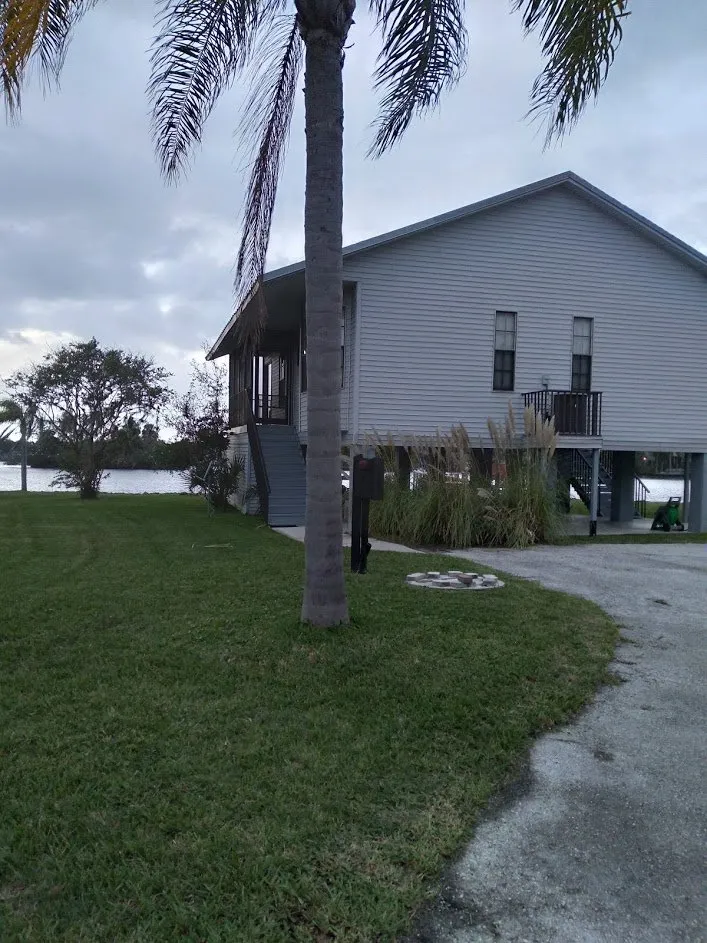 Reliable yard maintenance for year-round maintenance in Crystal River, FL by Clean & Simple Services