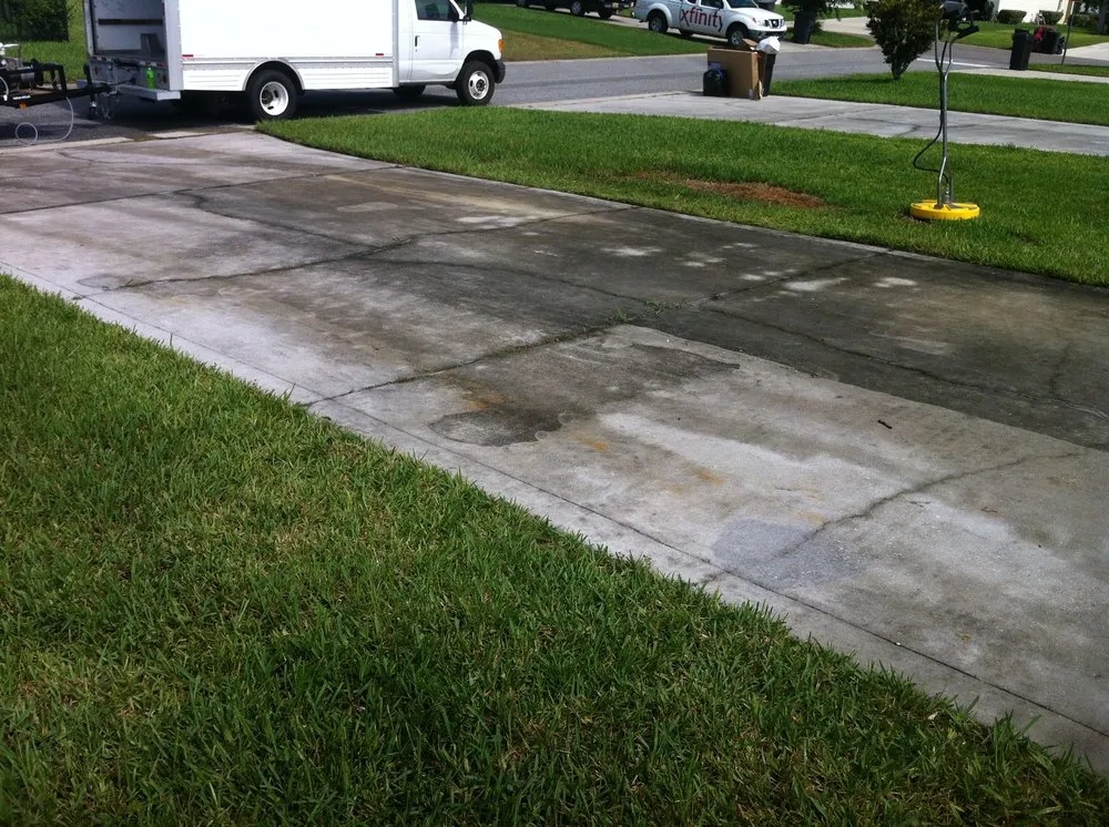 Local lawn care service for year-round maintenance in Jacksonville, FL by Clean Again Powerwash