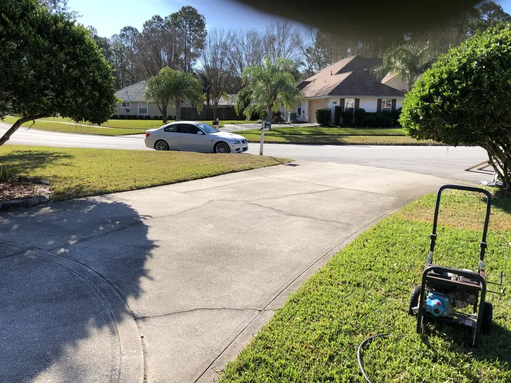 Trusted yard cleanup service for homes in Jacksonville, FL by Clean Again Powerwash