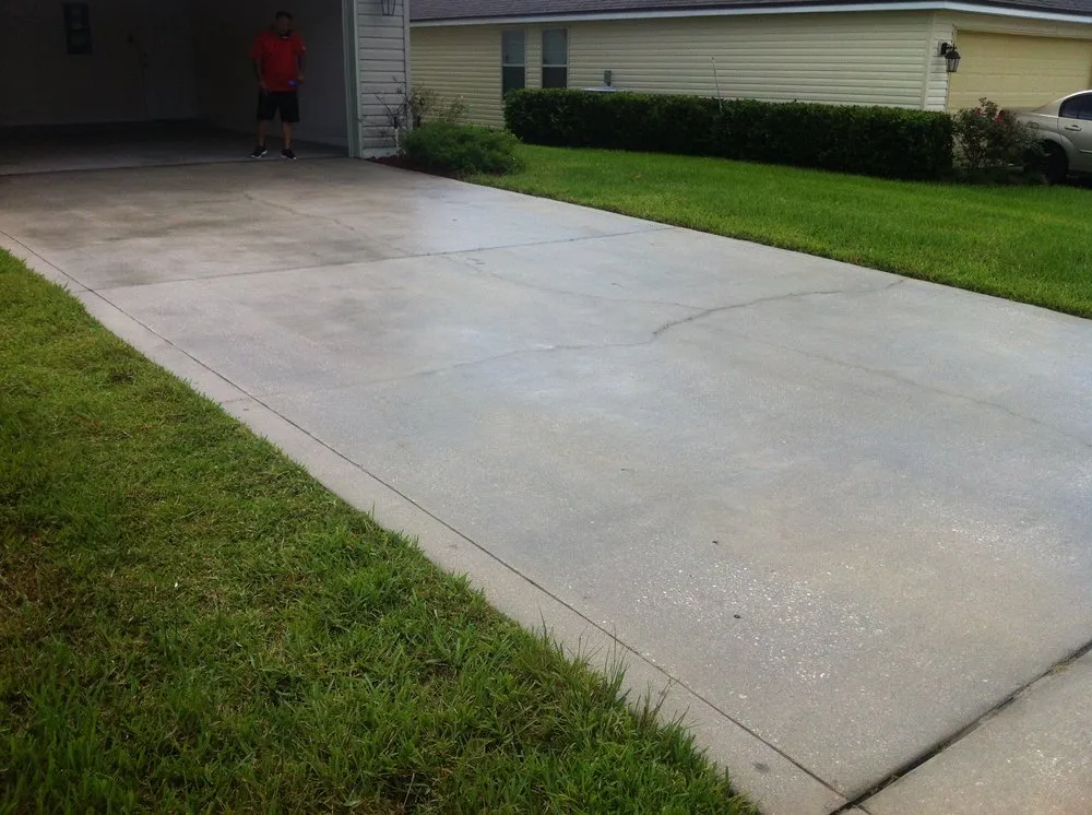Professional residential landscaping experts serving Jacksonville, FL - Clean Again Powerwash