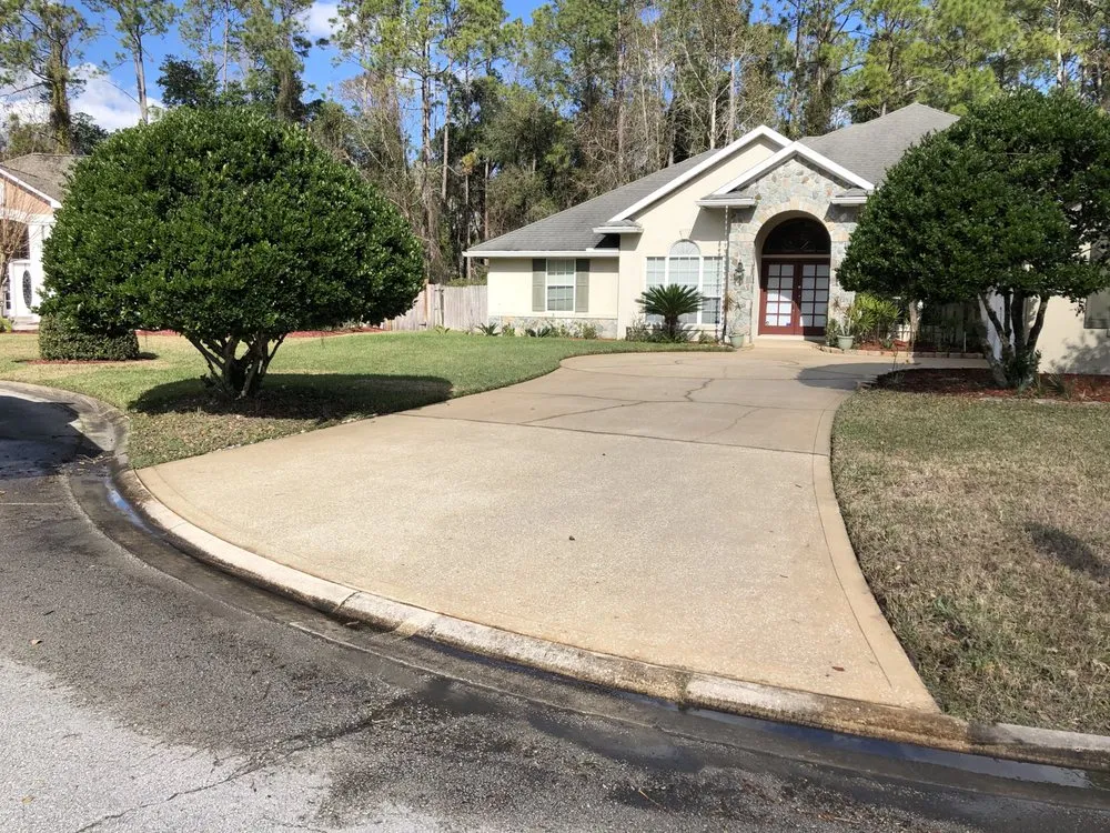 Professional lawn care service in Jacksonville, FL by Clean Again Powerwash