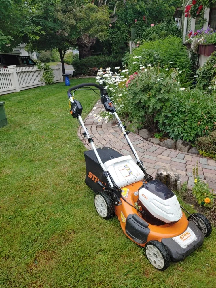 Local yard cleanup service for residential properties in Oregon City, OR by Clean Air Lawn Care - Oregon City