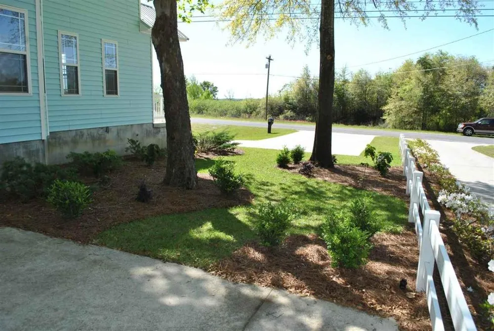 Local residential landscaping in Daleville, AL by Clean Air Lawn Care