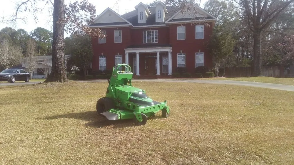 Reliable yard cleanup service experts serving Daleville, AL - Clean Air Lawn Care