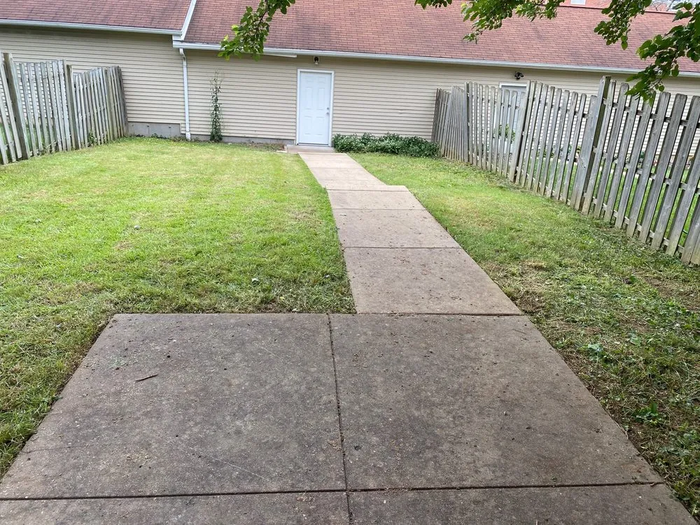 Local residential landscaping experts serving Saint Louis, MO - Clean Air Lawn Care
