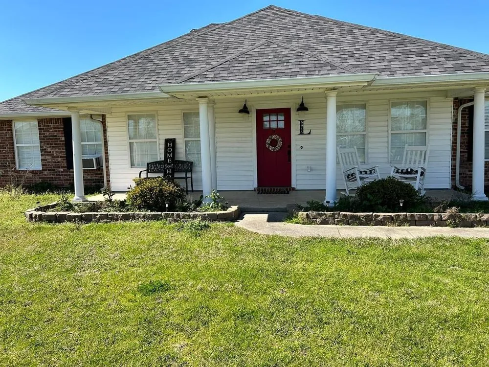 Custom yard maintenance in Sulphur, LA by Clean and Cuts Services