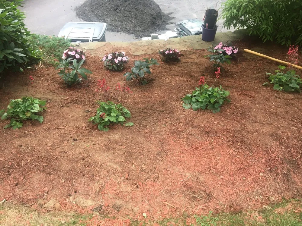 Custom garden landscaping experts serving Bedford, NH - Clean Creations