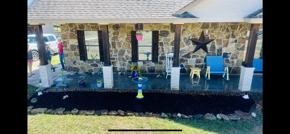 Professional garden landscaping in Angleton, TX by Clean Cut