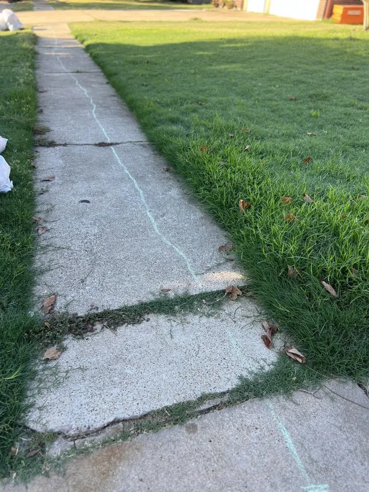 Top-rated lawn mowing service in Angleton, TX - Clean Cut