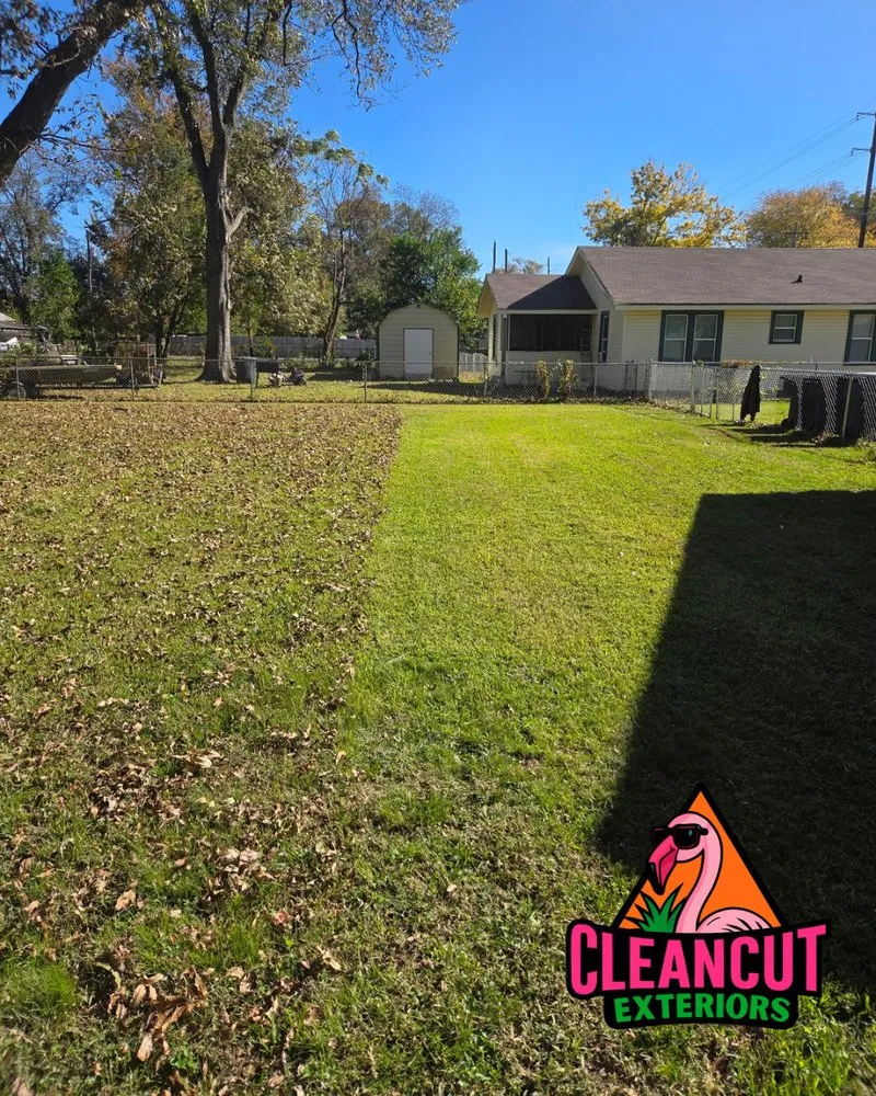 Custom yard maintenance in Shreveport, LA by Clean Cut Exteriors