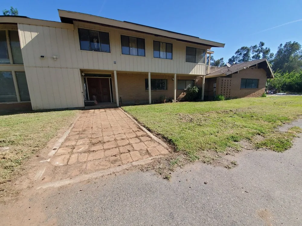 Top-rated lawn care service experts serving Merced, CA - Clean Cut Garden Service