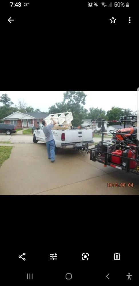 Expert yard cleanup service in Columbia, MO - Clean Cut Home Service