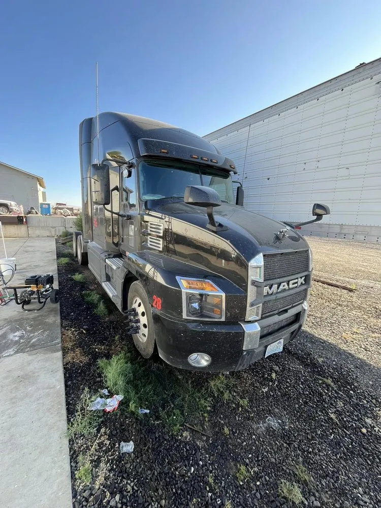 Local yard maintenance for residential properties in Sunnyside, WA by Clean Cut Landscape