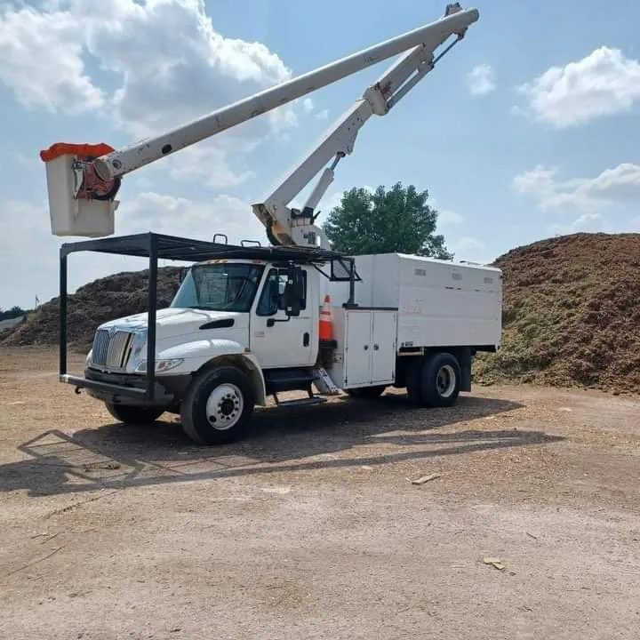 Top-rated garden landscaping in Saint Charles, MO by Clean Cut Landscaping and Tree Services