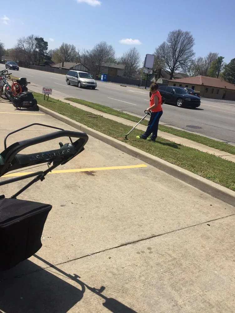 Expert garden landscaping in Broken Arrow, OK - Clean Cut Lawn Care