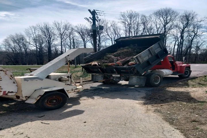 Local yard maintenance in Clarksville, TN by Clean Cut Lawn Service