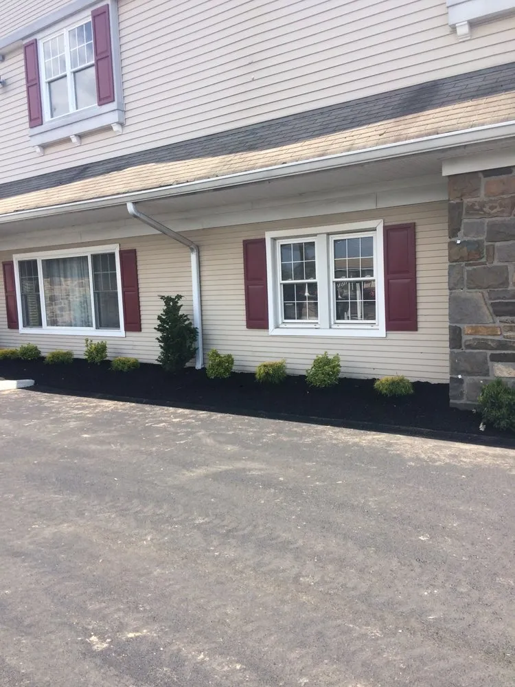 Trusted lawn mowing service in Linfiled, PA - Clean Cut Lawn Service