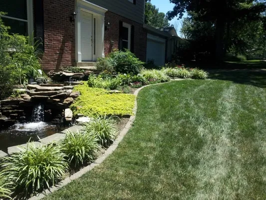 Clean Cut Lawns LLC Logo