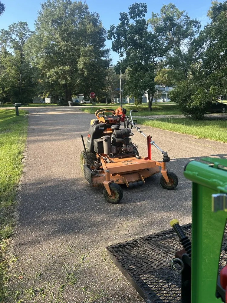 Expert landscaping services in Pride, LA - Clean Cut Property Maintenance