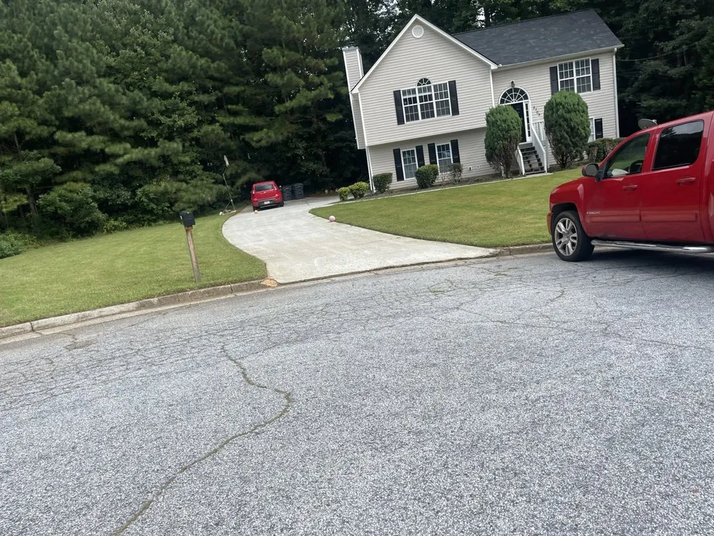 Professional yard maintenance in Dacula, GA - Clean Cuts Landscaping