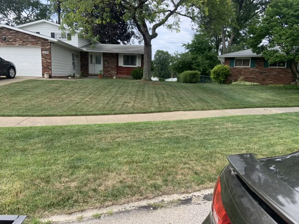 Top-rated yard maintenance in Parma, OH - Clean Cuts Lawn Care And Property Services