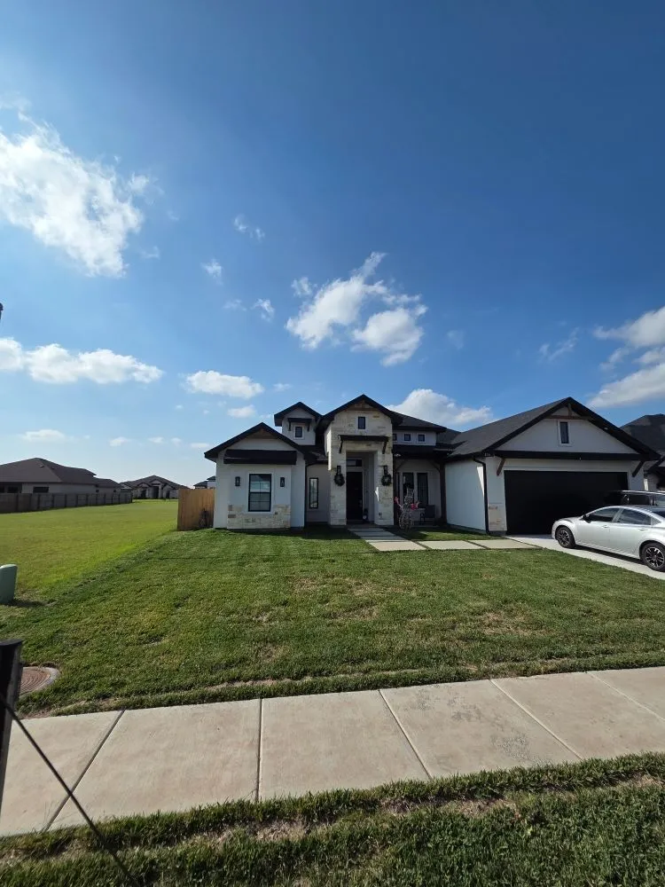 Top-rated lawn mowing service in Brownsville, TX by Clean Cuts Lawn Care