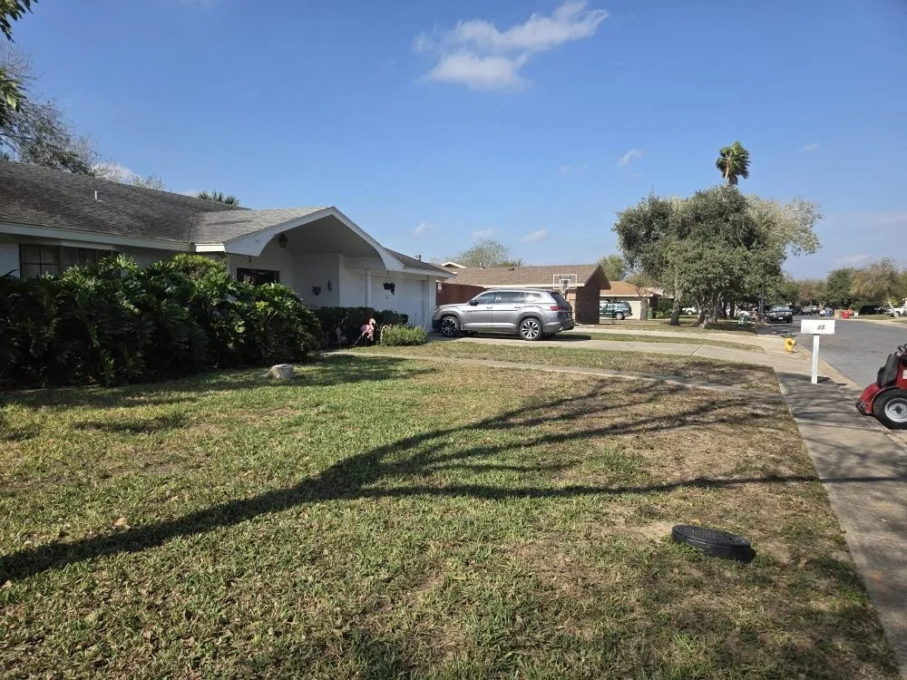 Reliable lawn care service experts serving Brownsville, TX - Clean Cuts Lawn Care