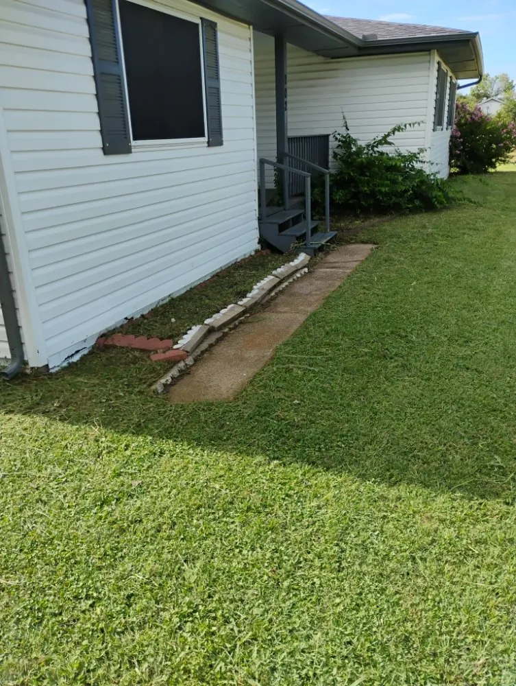 Reliable landscaping services experts serving Gainesville, TX - Clean Cuts Lawn Care Service