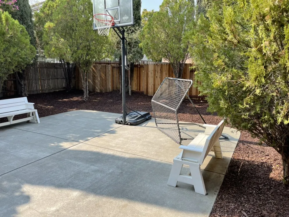 Affordable yard maintenance in Fairfield, CA by Clean Cutt Landscaping