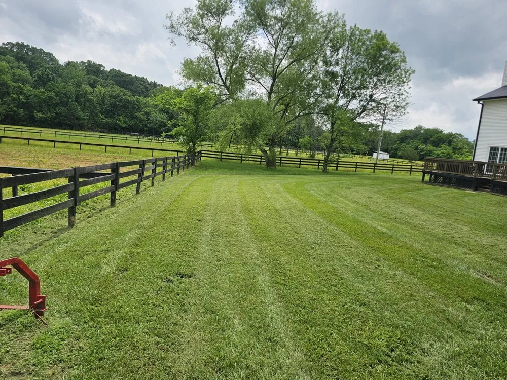 Reliable yard maintenance in Columbia, TN by Clean Cutter Lawncare