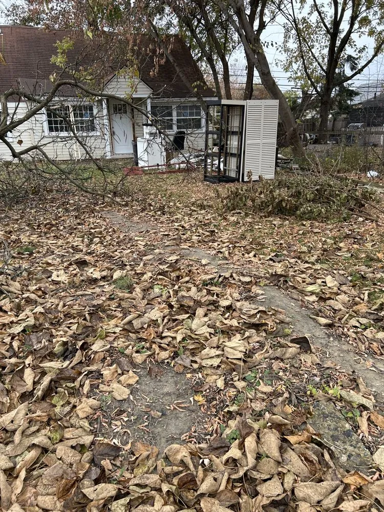 Expert lawn mowing service in St. Clair Shores, MI by Clean Cutz Lawn Service