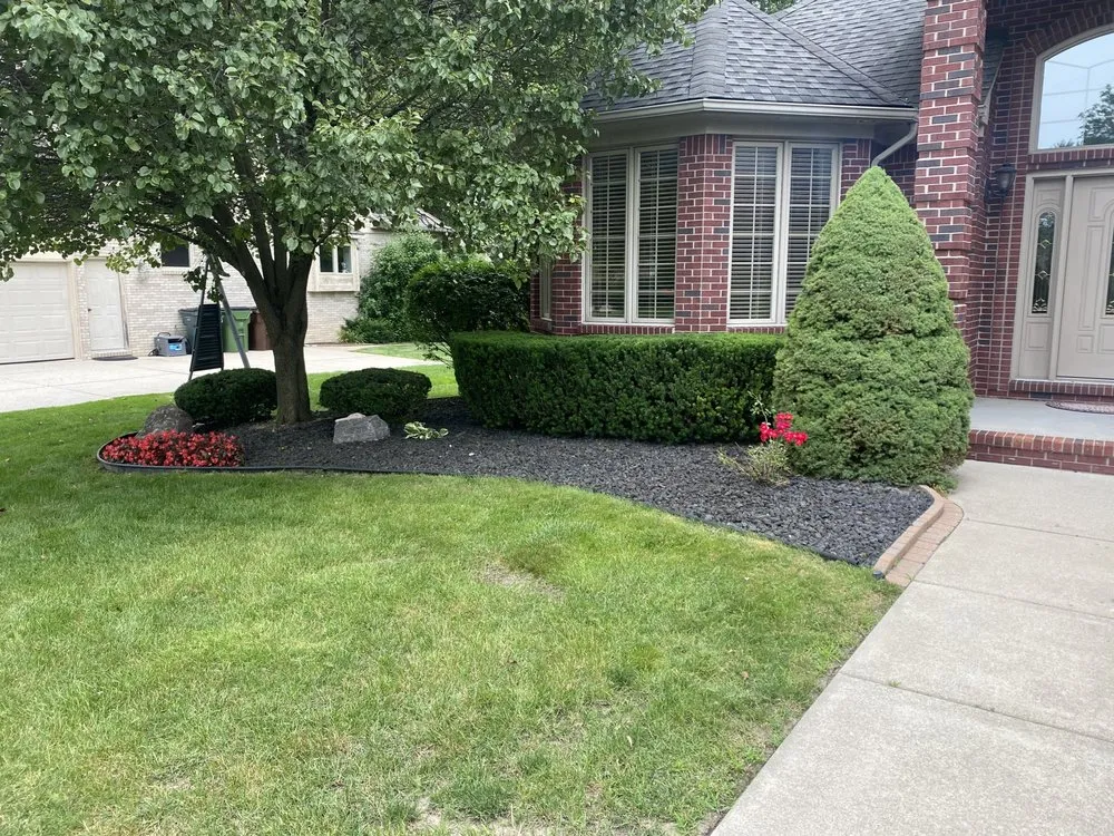 Reliable garden landscaping in St. Clair Shores, MI - Clean Cutz Lawn Service