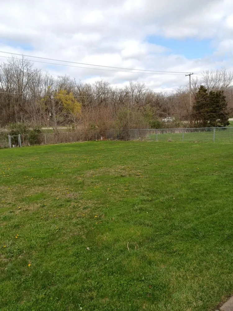 Affordable garden landscaping in Highland, IN by Clean Cutz Services