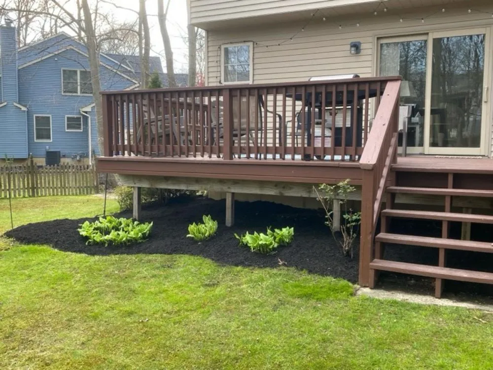 Top-rated garden landscaping in Woodbury, NJ by Clean Edge Lawn Solutions