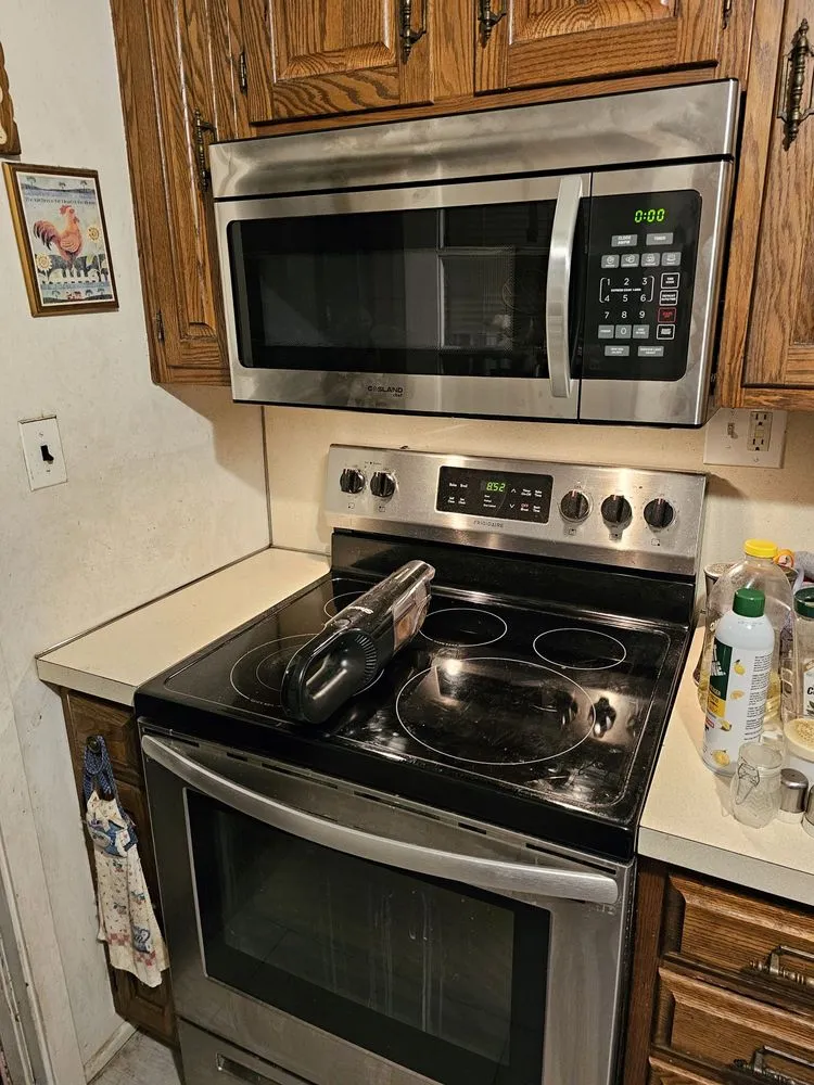 Custom yard cleanup service experts serving Wilmington, DE - Clean Edge