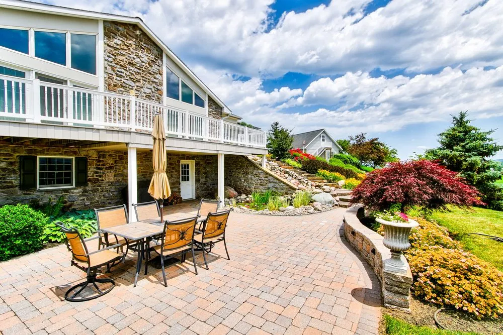 Custom garden landscaping experts serving New Holland, PA - Clean Energy Maintenance Inc.