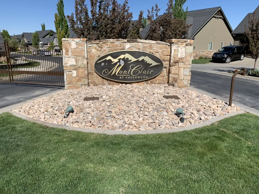 Custom lawn care service experts serving Roy, UT - Clean Green Lawns