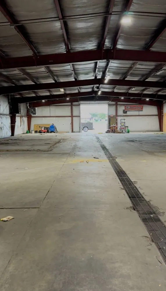 Local yard cleanup service experts serving Lincoln, NE - Clean It Services