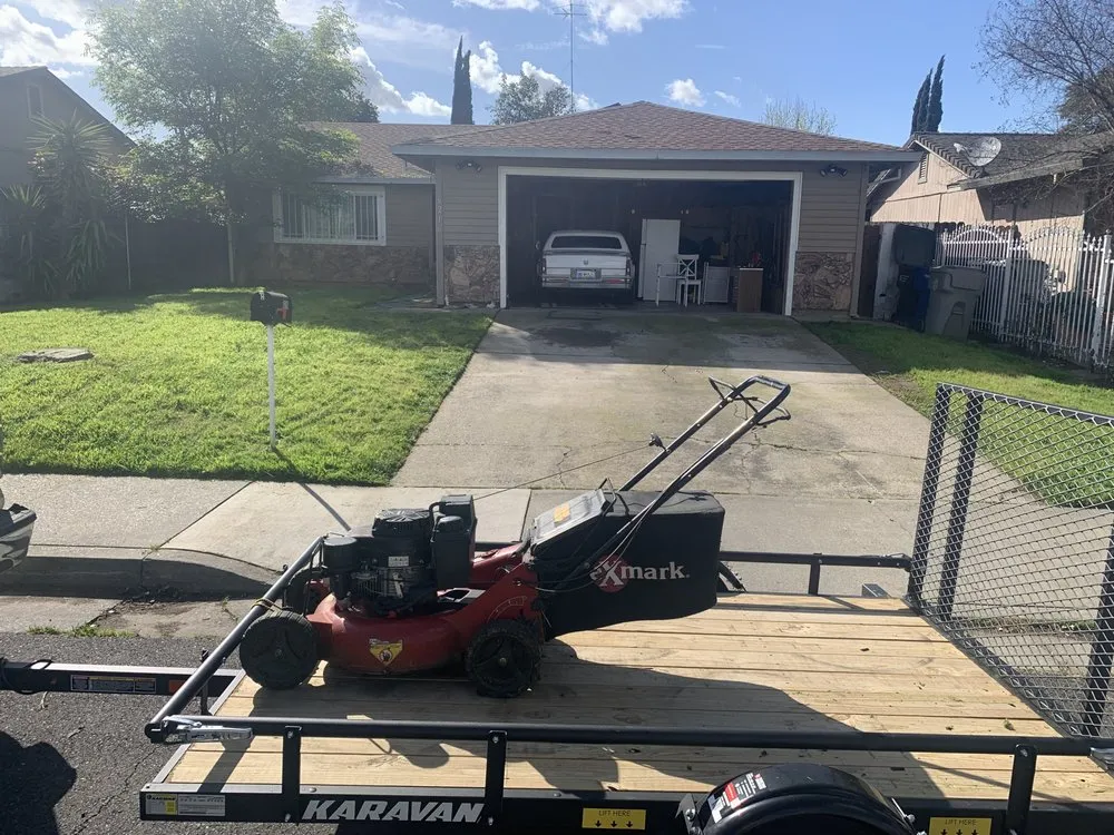 Top-rated lawn mowing service in Sacramento, CA - Clean Kept Lawn Care