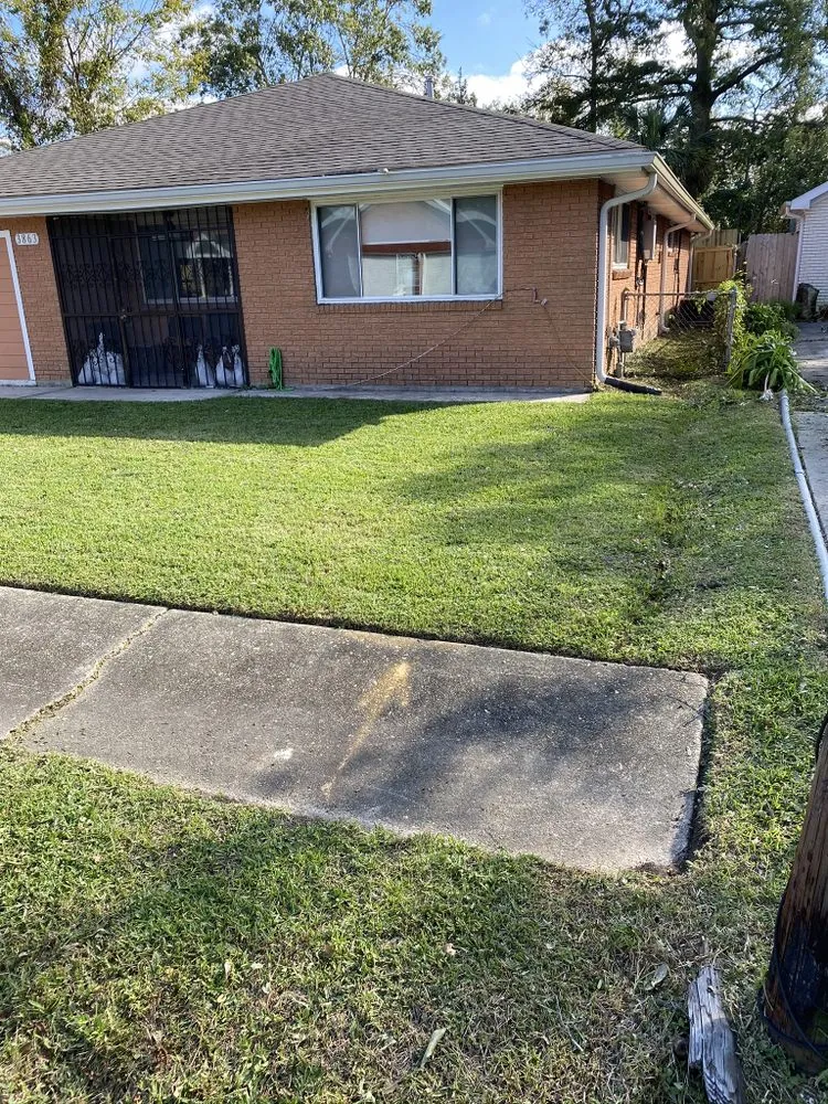 Reliable lawn care service for year-round maintenance in New Orleans, LA by Clean Leaf Lawn Services