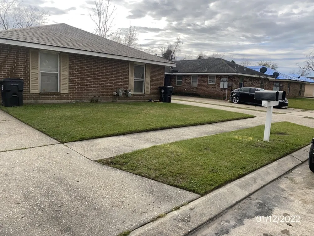 Local outdoor landscaping experts serving New Orleans, LA - Clean Leaf Lawn Services