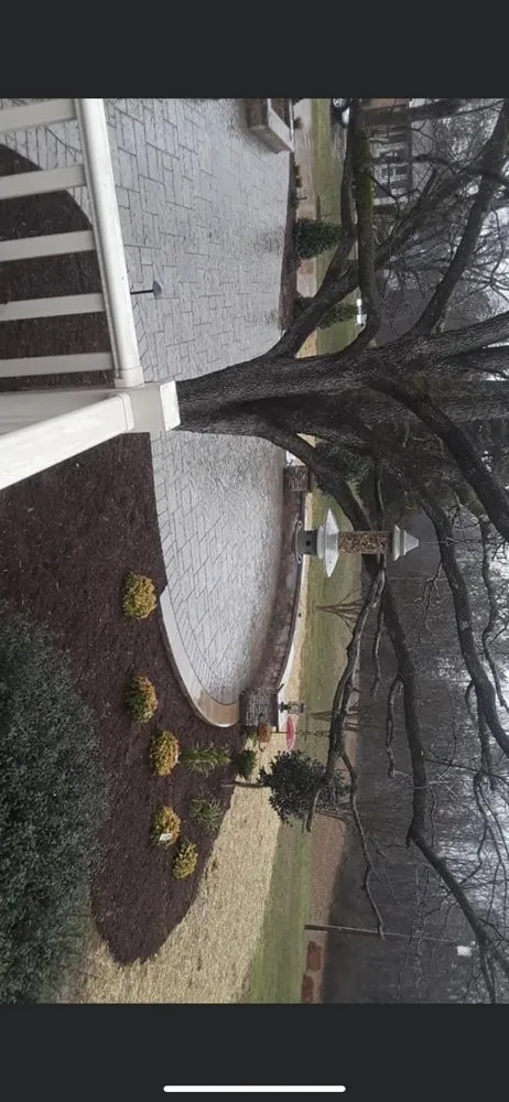 Custom residential landscaping in Findlay, OH by Clean N Green Lawn Services