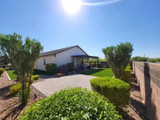 Clean N Pristine Lawn Care Logo