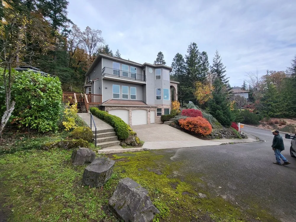 Affordable yard cleanup service in Oregon City, OR - Clean The Yard Yard Care